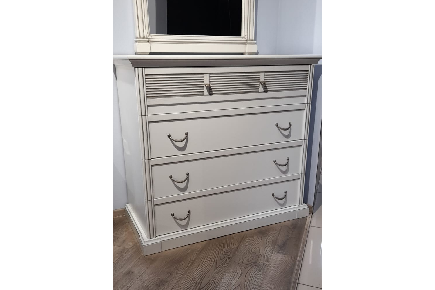 Распродажа - изображение №3 "Комод Изотта с выдвижными ящиками (выставочный образец)"  на www.Angstrem-mebel.ru